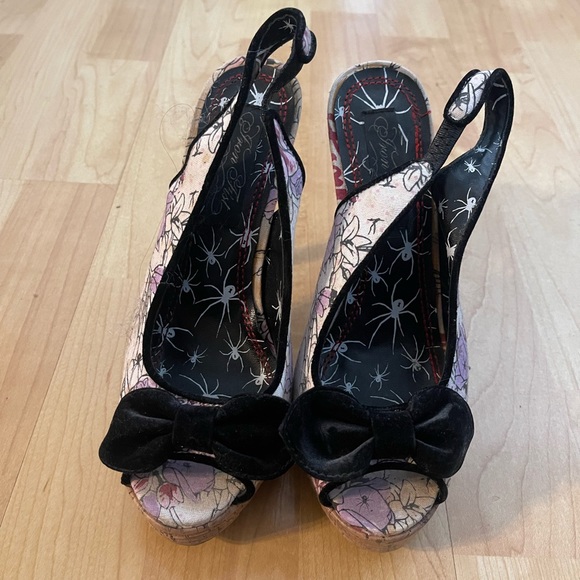 Iron Fist Floral Heels - Picture 3 of 5